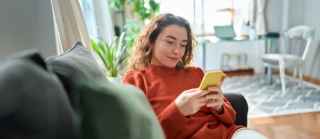 girl on smartphone 